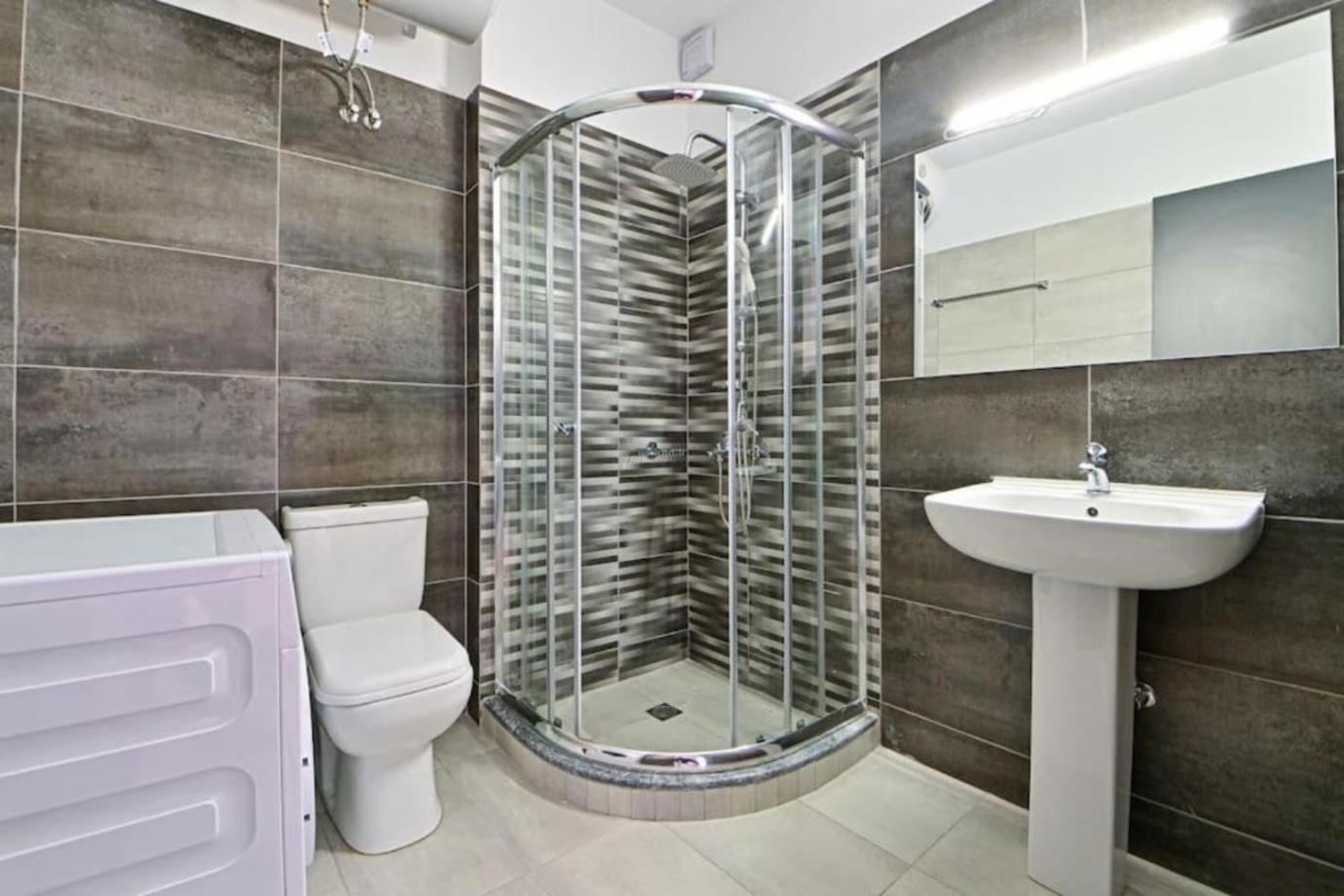 Cozy Apartment Located On Piraeus Port Area- Eksteriør billede